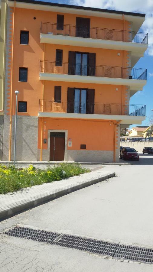 Daphnae House