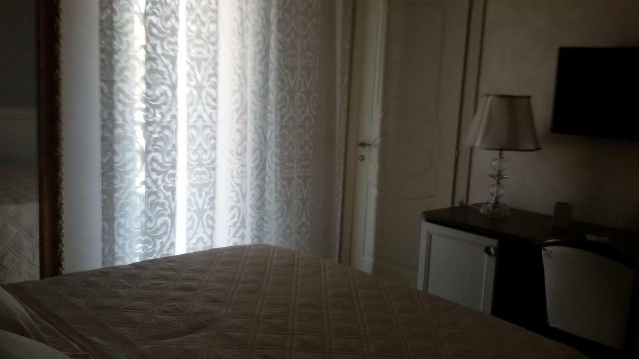 Daphnae House 3*