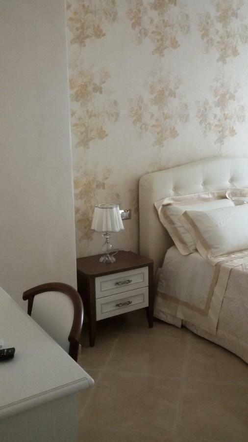 Daphnae House 3*